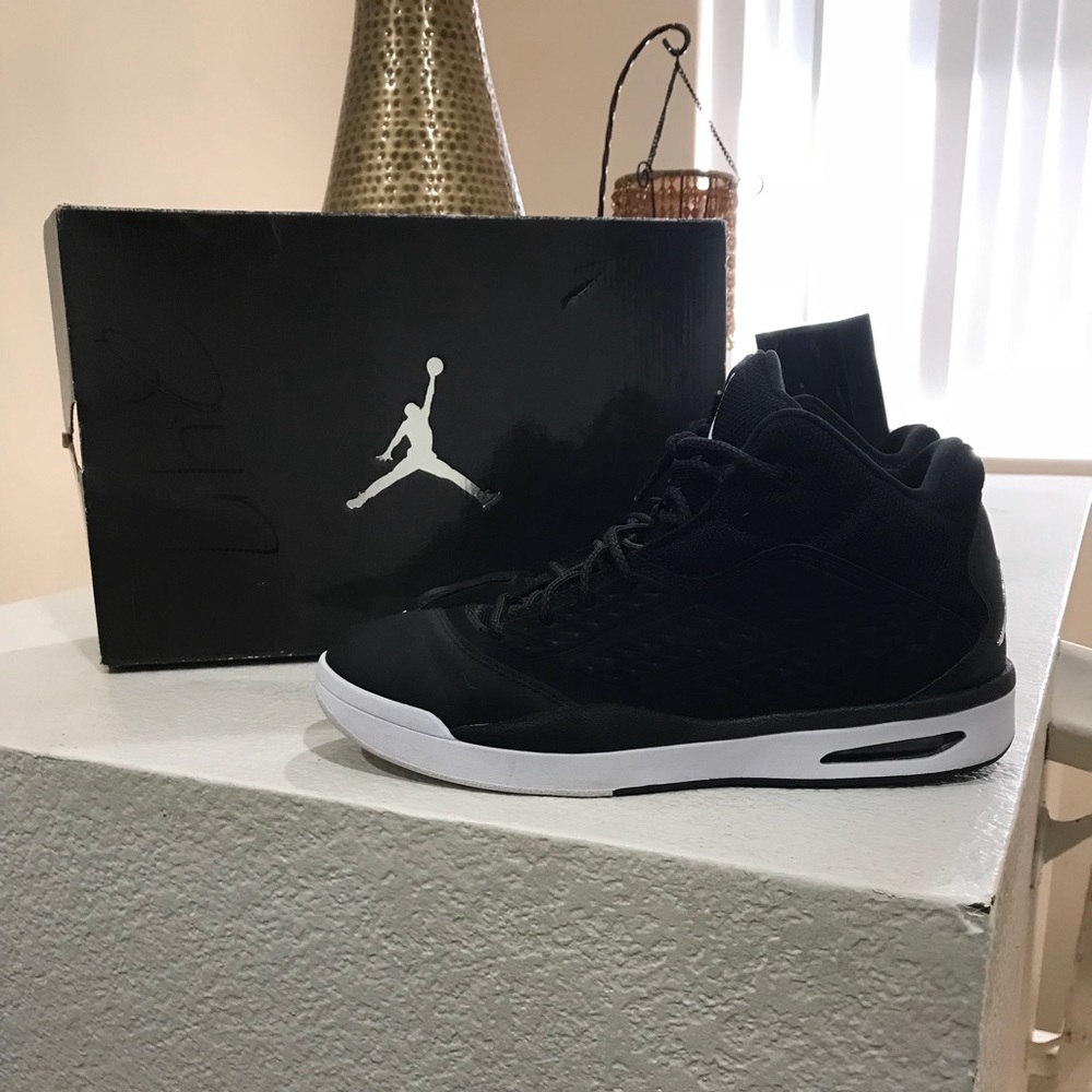 Jordan true flight size 9 mens